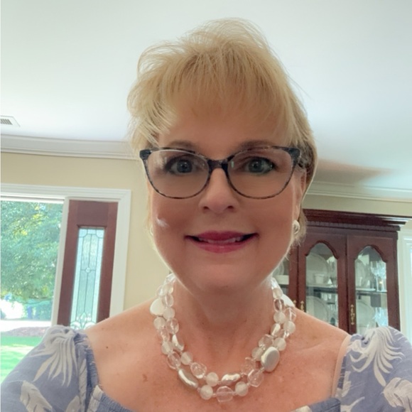 Meet your Posher, Carolyn - Picture 10 of 11